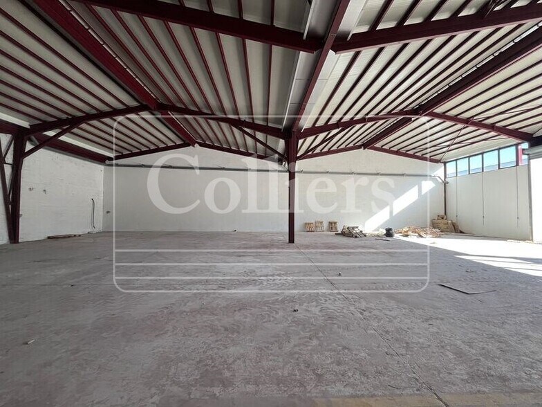 Local d’activités dans Aubagne à louer - Photo intérieure – Image 1 sur 6