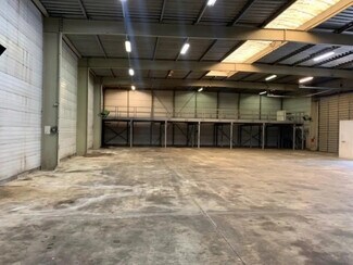 Plus de détails pour Local d'activités à louer