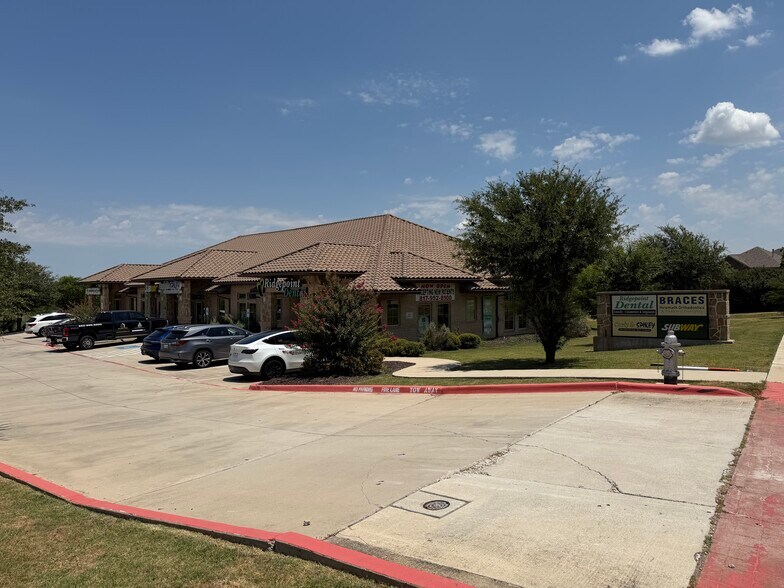 151 Ridge Point Pky, Keller, TX à louer - Photo de l’immeuble – Image 3 sur 9