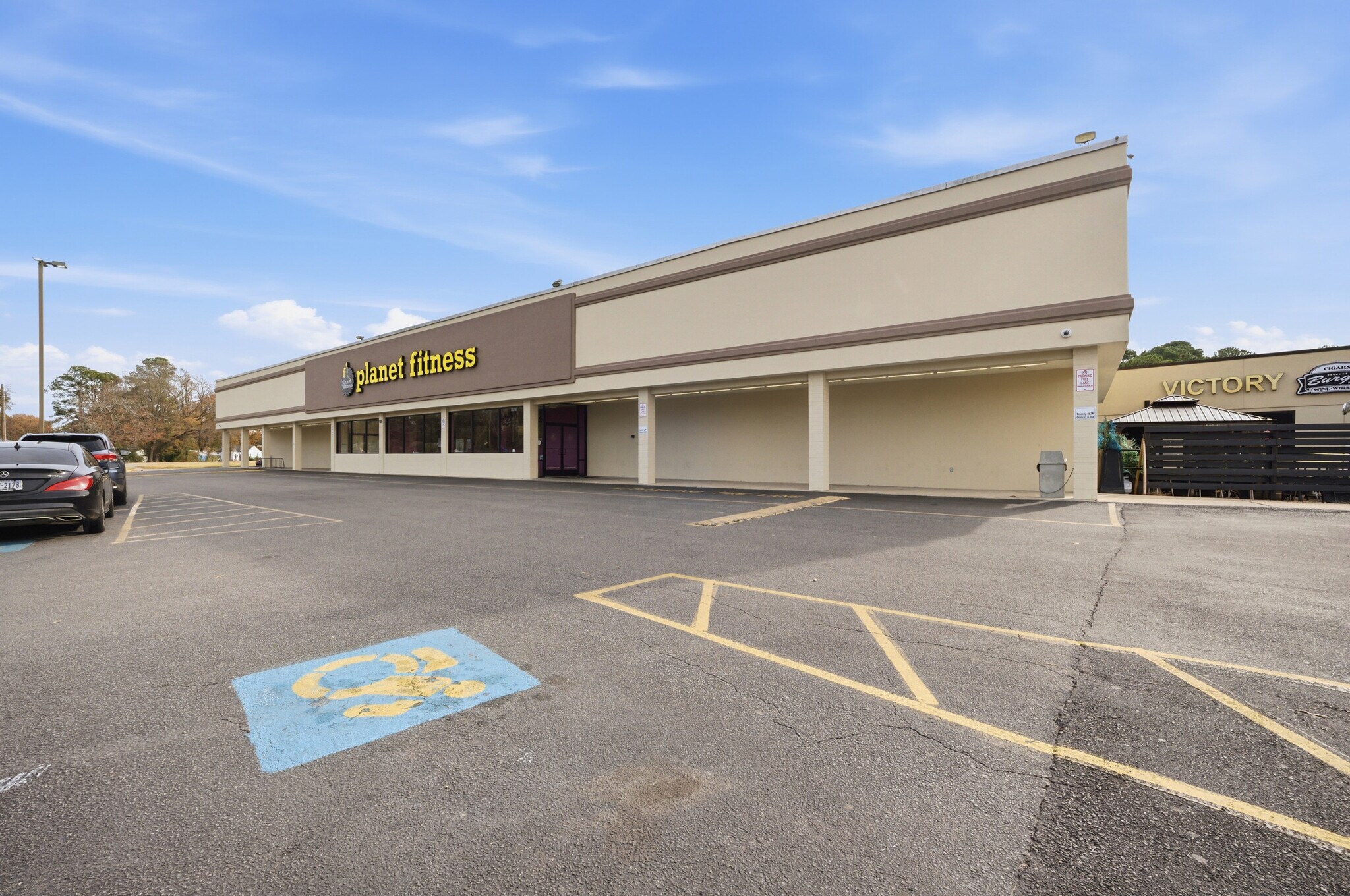 1921 Victory Blvd, Portsmouth, VA à louer Photo de l’immeuble– Image 1 sur 20