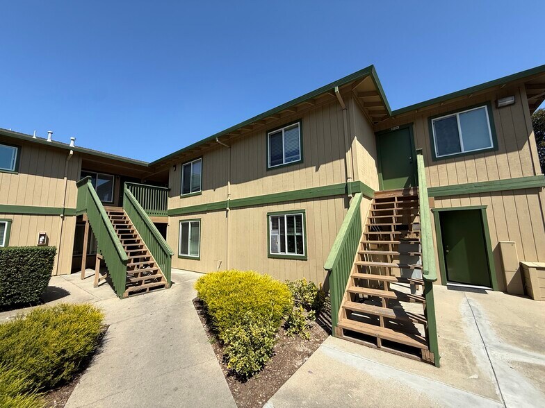 83 Castro St, Salinas, CA à vendre - Photo de l’immeuble – Image 3 sur 16