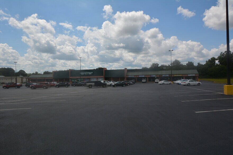1540-1556 Greenbrier Dear Rd, Anniston, AL à louer - Photo de l’immeuble – Image 1 sur 10