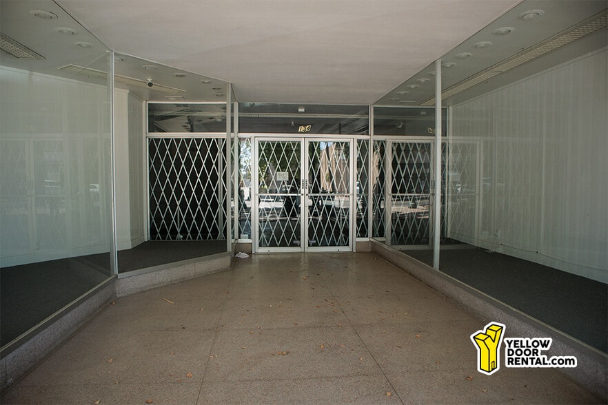 134 S K St, Tulare, CA à louer - Photo de l’immeuble – Image 3 sur 14