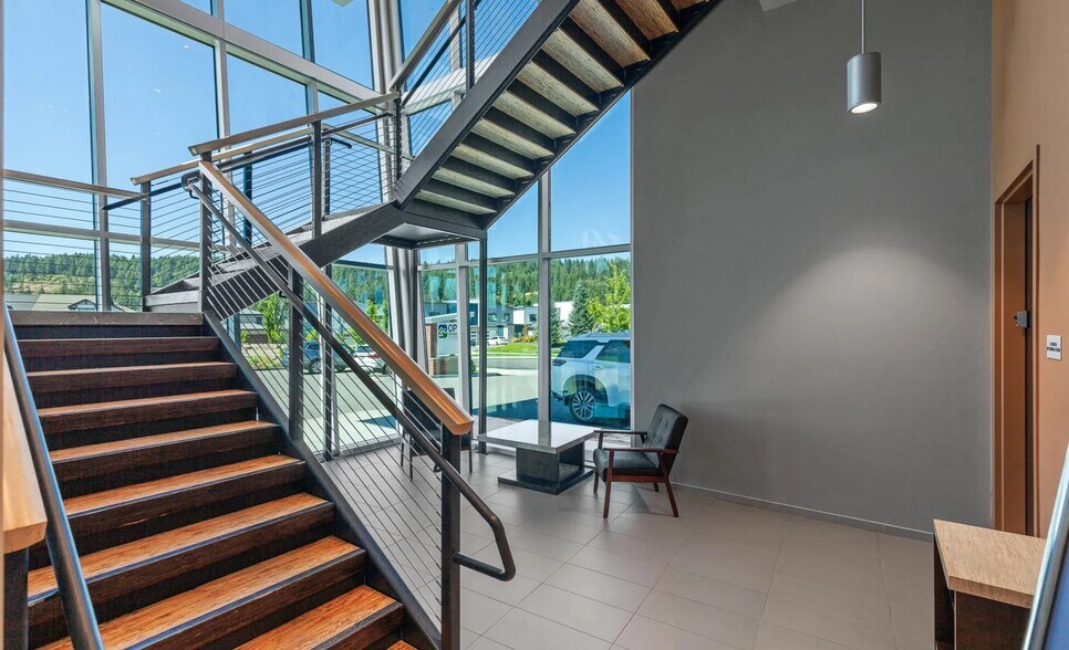 1812 N Lakewood Dr, Coeur d'Alene, ID à louer - Photo intérieure – Image 3 sur 13