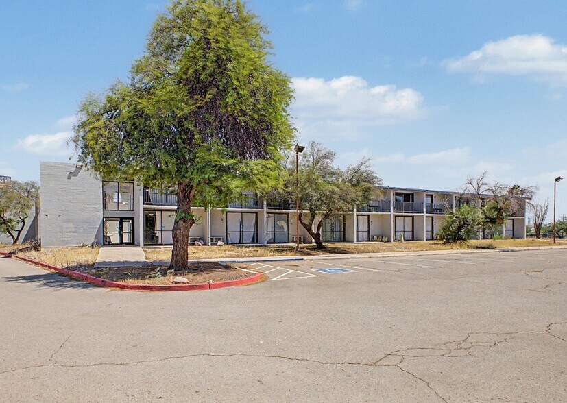 1025 E Benson Hwy, Tucson, AZ à vendre - Photo de l’immeuble – Image 3 sur 14
