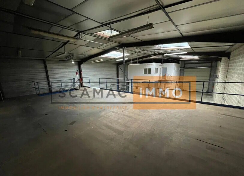 Industriel/Logistique dans Pontault-Combault à louer - Photo de l’immeuble – Image 3 sur 6