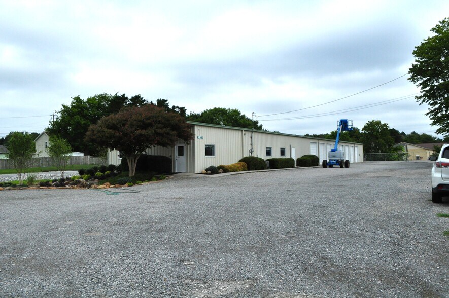 2333 W Emory Rd, Powell, TN à vendre - Photo de l’immeuble – Image 2 sur 33