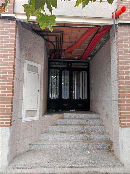 Local commercial dans Ponferrada à vendre - Photo de l’immeuble – Image 3 sur 11