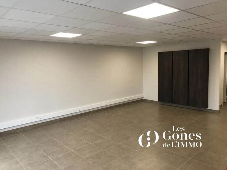 Local commercial dans MARCILLY-D'AZERGUES à louer - Photo de l’immeuble – Image 3 sur 6