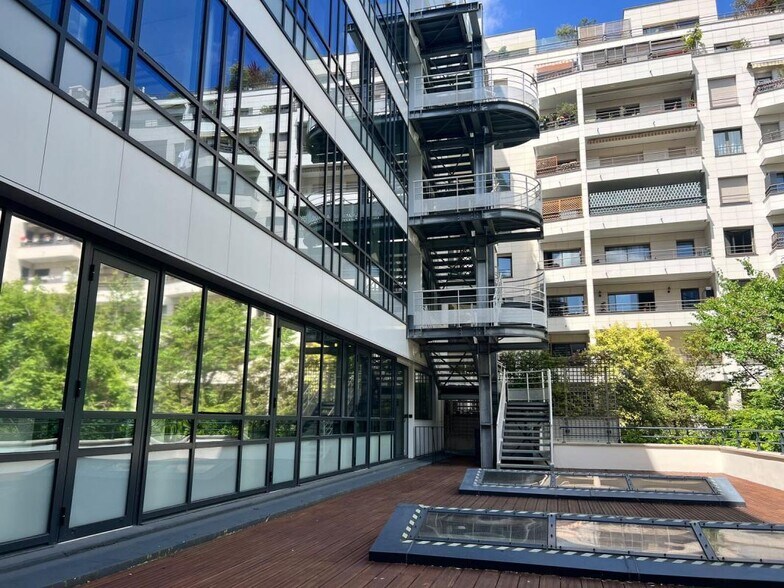 100-102 Rue De Villiers, Levallois-Perret à louer - Photo de l’immeuble – Image 2 sur 7