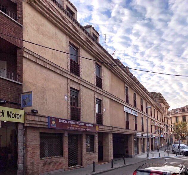Immeuble residentiel dans Las Rozas de Madrid, Madrid à vendre - Photo de l’immeuble – Image 1 sur 2