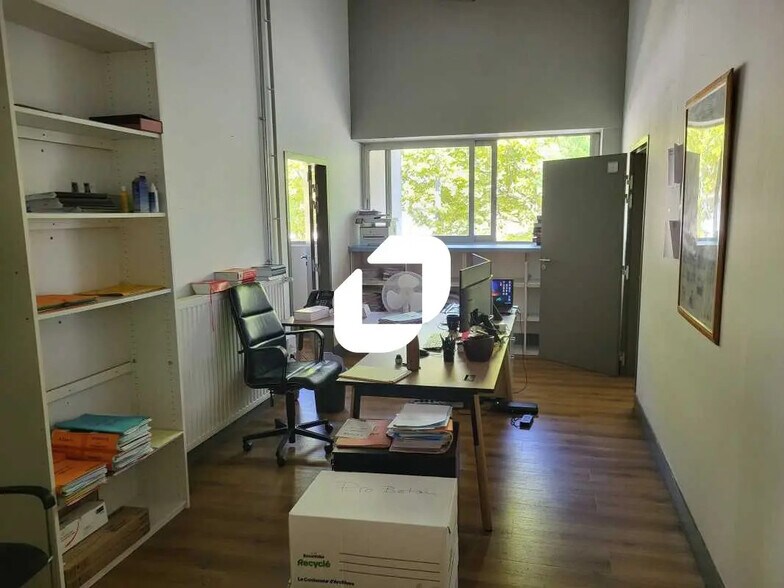Bureau dans Bègles à louer - Photo de l’immeuble – Image 3 sur 14