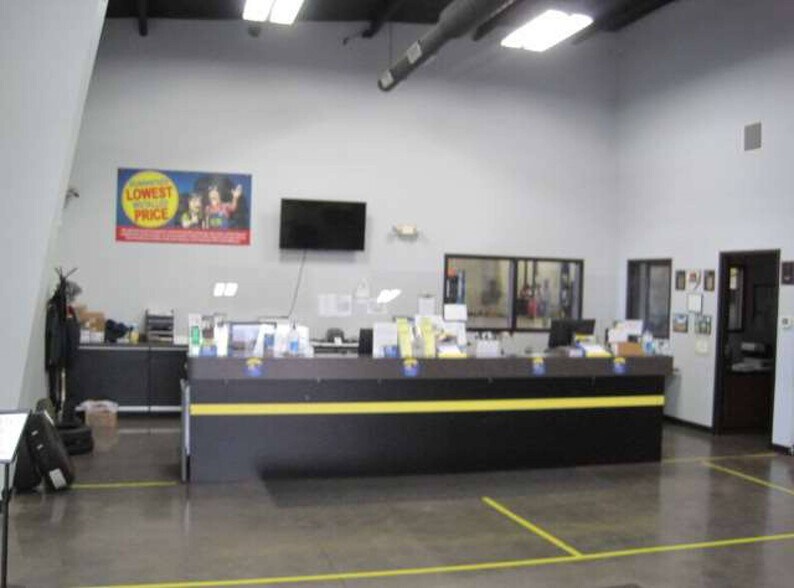 709 S Commercial St, Harrisburg, IL à vendre - Photo de l’immeuble – Image 3 sur 16