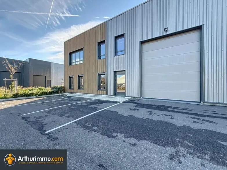 Local commercial dans Bourgoin-Jallieu à louer - Photo de l’immeuble – Image 2 sur 9