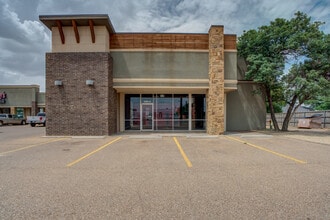 3300-3302 82nd St, Lubbock, TX à louer Photo de l’immeuble– Image 2 sur 11