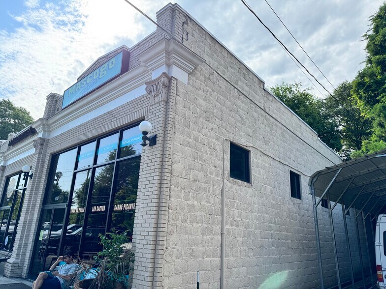 900-910 W College Ave, Decatur, GA à louer - Photo de l’immeuble – Image 2 sur 10