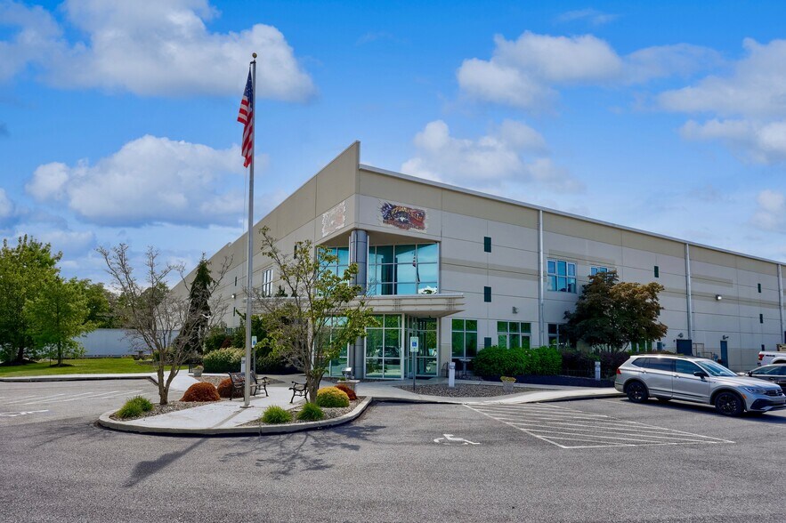 22 Blackhawk Ln, Elizabethtown, PA à louer - Photo de l’immeuble – Image 2 sur 52