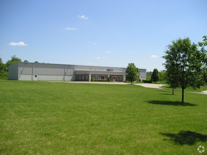 257 Cherry Hill Dr, Latrobe, PA à vendre - Photo de l’immeuble – Image 2 sur 4