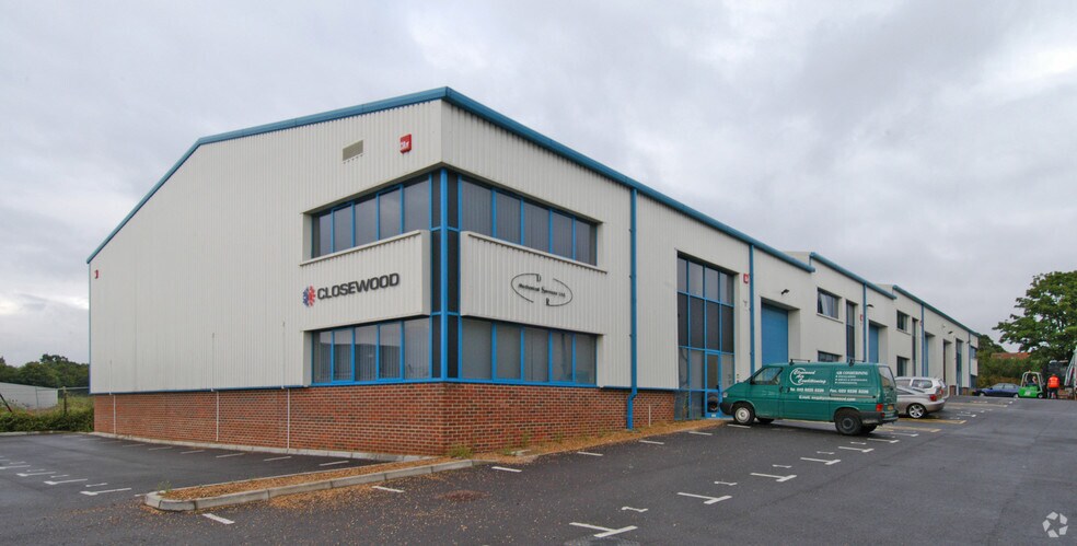 12 Downley Rd, Havant à louer - Photo de l’immeuble – Image 1 sur 2