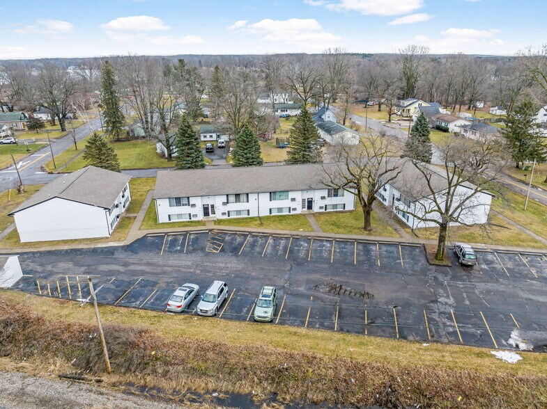 204 Rosette St, Holly, MI à vendre - Photo principale – Image 3 sur 19