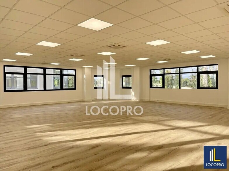 Bureau dans Aix-en-Provence à louer - Photo de l’immeuble – Image 3 sur 5