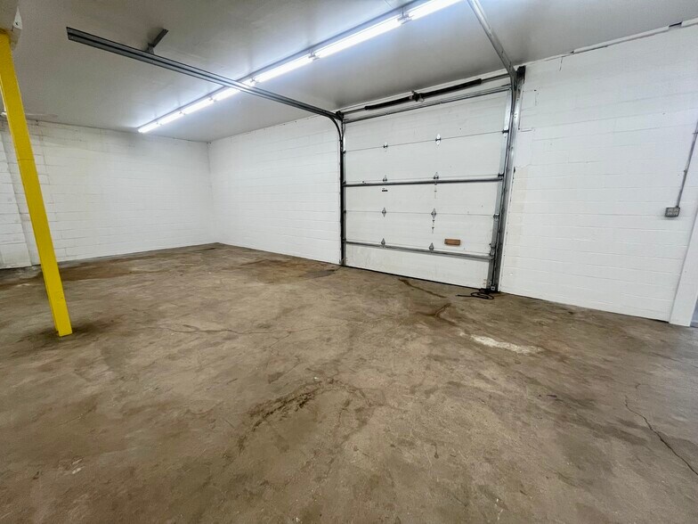 76 21st St, Newport, MN à vendre - Photo de l’immeuble – Image 3 sur 6