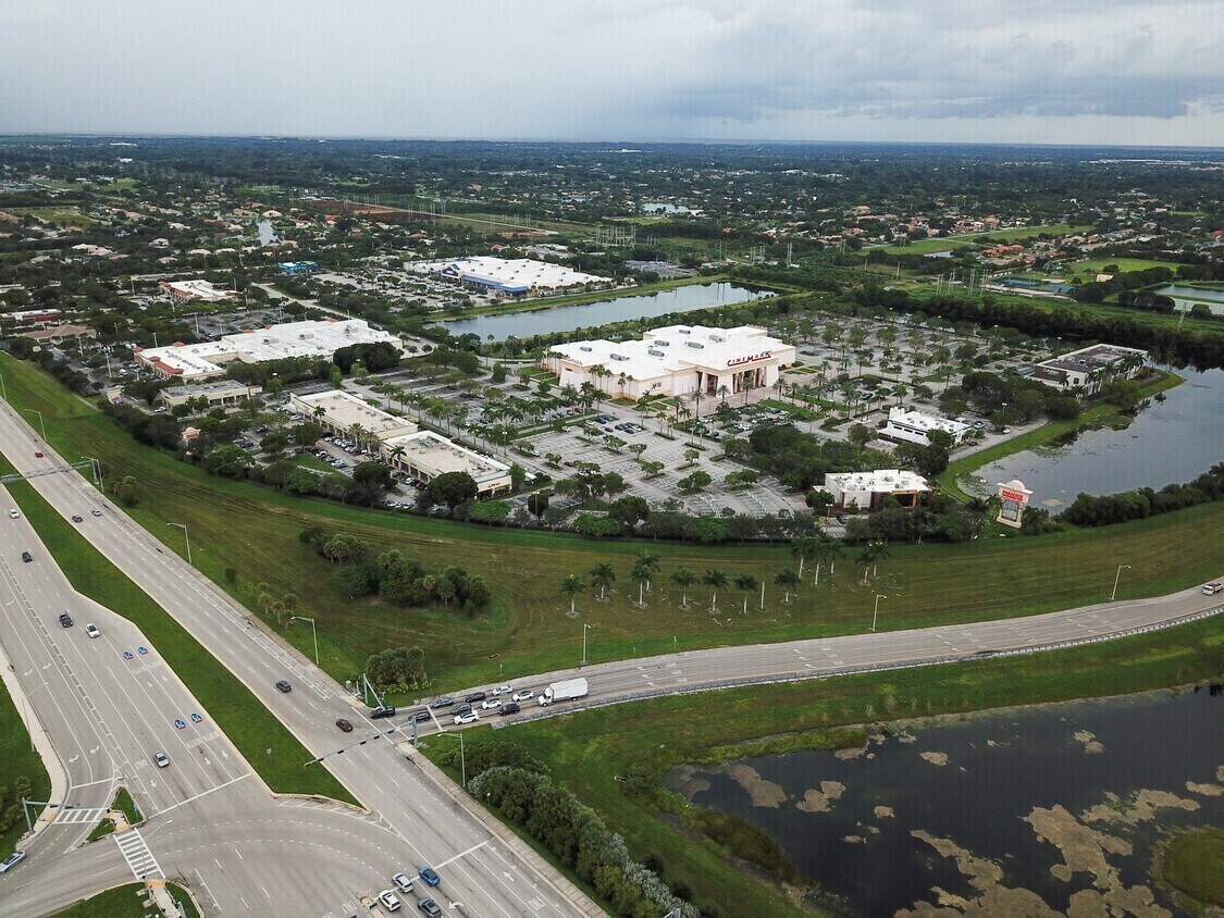 15601 Sheridan St, Davie, FL à louer Photo de l’immeuble– Image 1 sur 6