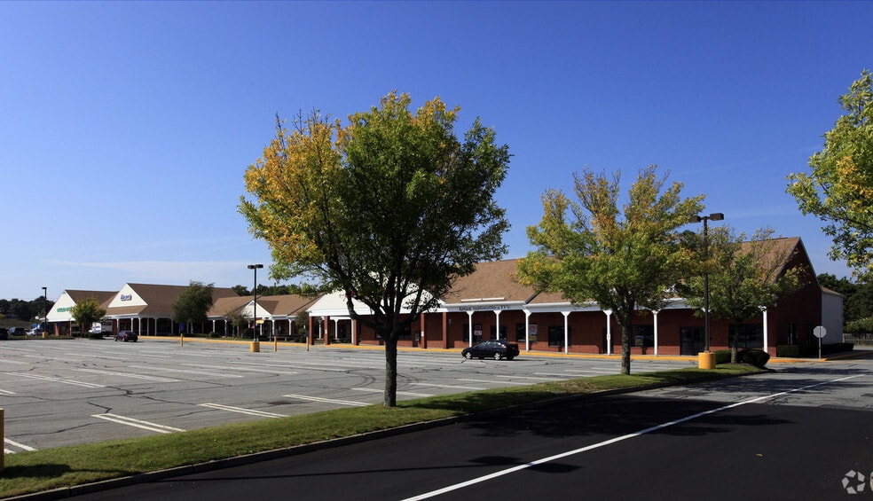 71-101 Carver Rd, Plymouth, MA à louer - Photo de l’immeuble – Image 3 sur 4