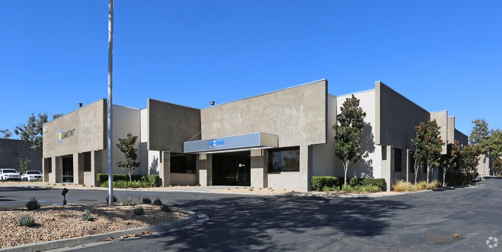 3853 Calle Fortunada, San Diego, CA à louer - Photo de l’immeuble – Image 3 sur 7