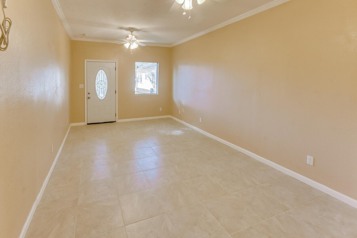 5528 Franz Rd, Katy, TX à louer Photo de l’immeuble– Image 1 sur 3