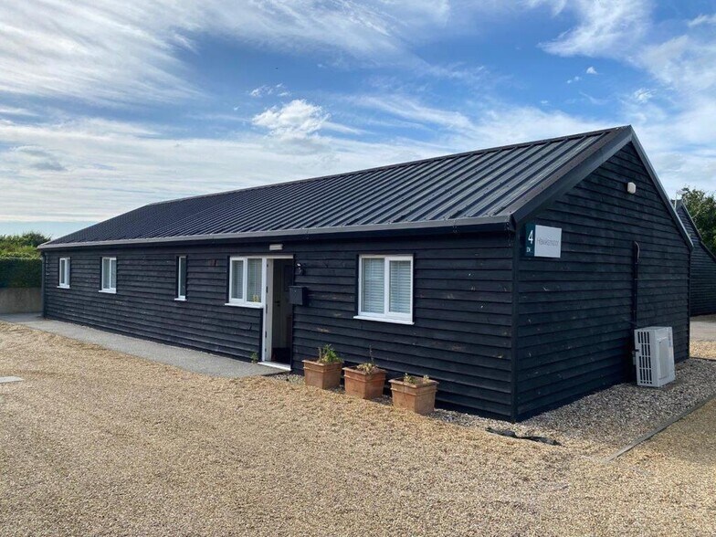 Manningtree Rd, Dedham à vendre - Photo de l’immeuble – Image 2 sur 12