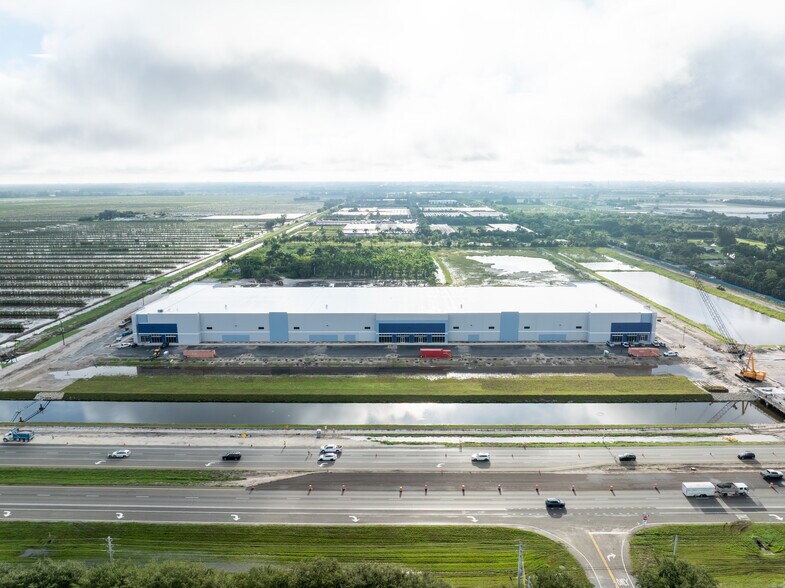 14130 S State Road 7, Delray Beach, FL à louer - Photo de l’immeuble – Image 2 sur 9