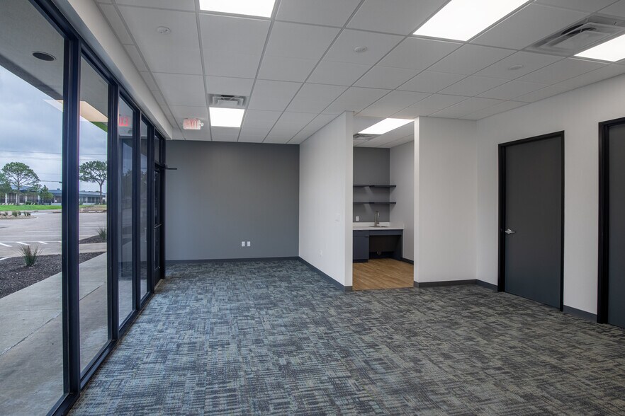10325 Landsbury Dr, Houston, TX à louer - Photo intérieure – Image 3 sur 7