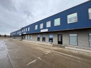 9864A 33 Av NW, Edmonton, AB à louer Photo de l’immeuble– Image 1 sur 1