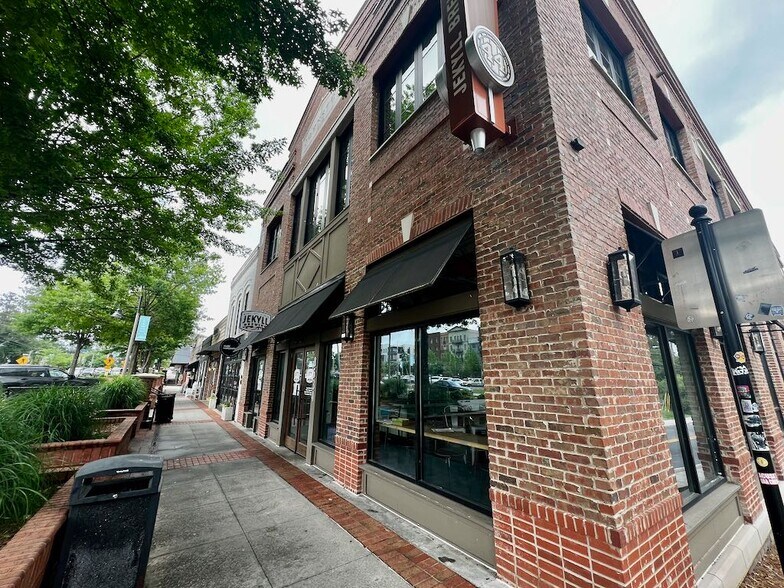 8634 Main St, Woodstock, GA à louer - Photo de l’immeuble – Image 3 sur 15