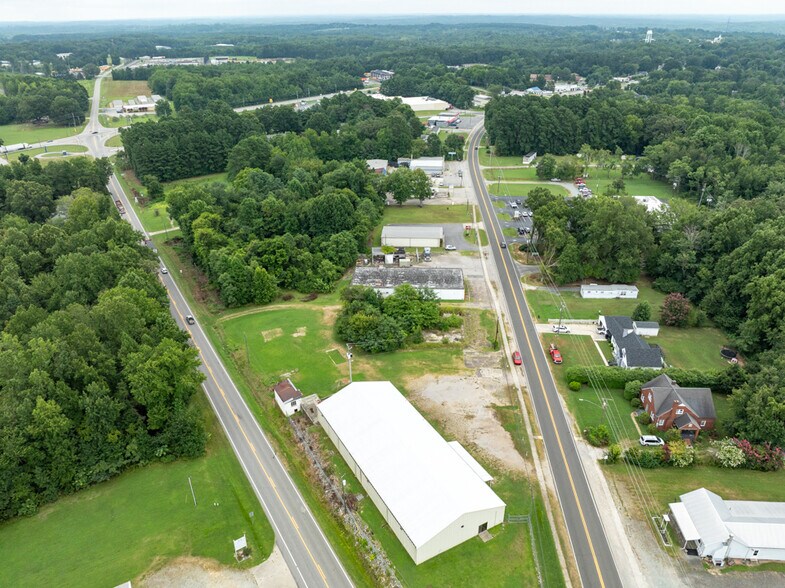 1558 Main St, Yanceyville, NC à vendre - Photo de l’immeuble – Image 3 sur 13