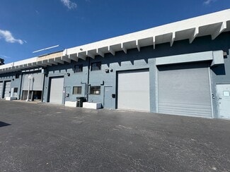 Plus de détails pour 12552-12572 NE 14th Ave, North Miami, FL - Bureau, Industriel/Logistique à louer
