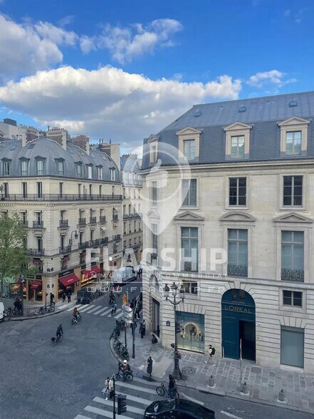 Local commercial dans Paris à louer - Photo de l’immeuble – Image 1 sur 1