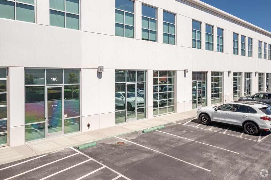 957 Industrial Rd, San Carlos, CA à louer - Photo de l’immeuble – Image 2 sur 7