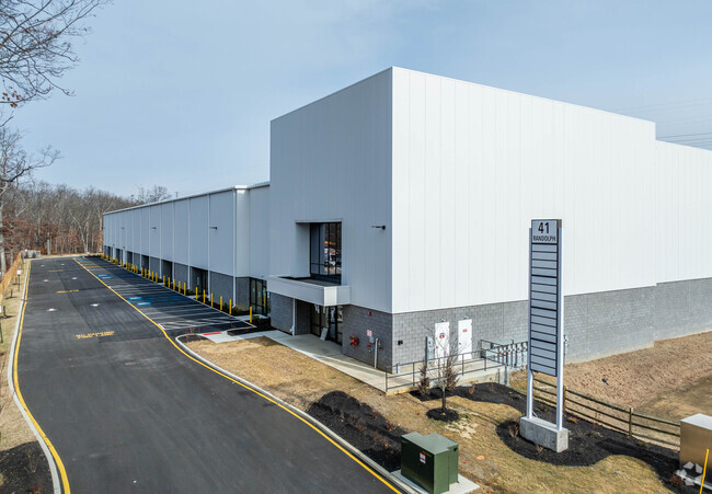 Plus de détails pour 41 Randolph Rd, Howell, NJ - Industriel/Logistique à louer