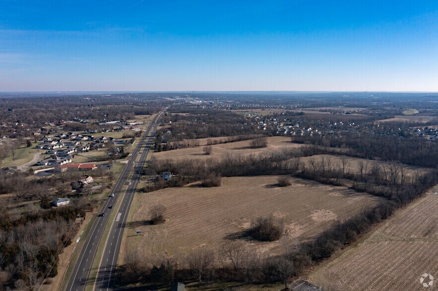 6942 Salem Ave, Clayton, OH à louer - Photo principale – Image 1 sur 10