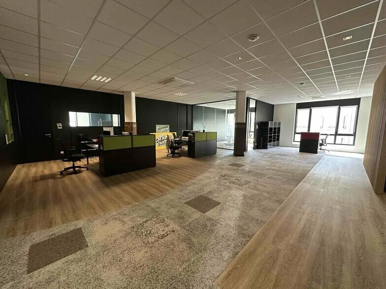 Bureau dans Reims à louer - Photo de l’immeuble – Image 3 sur 6