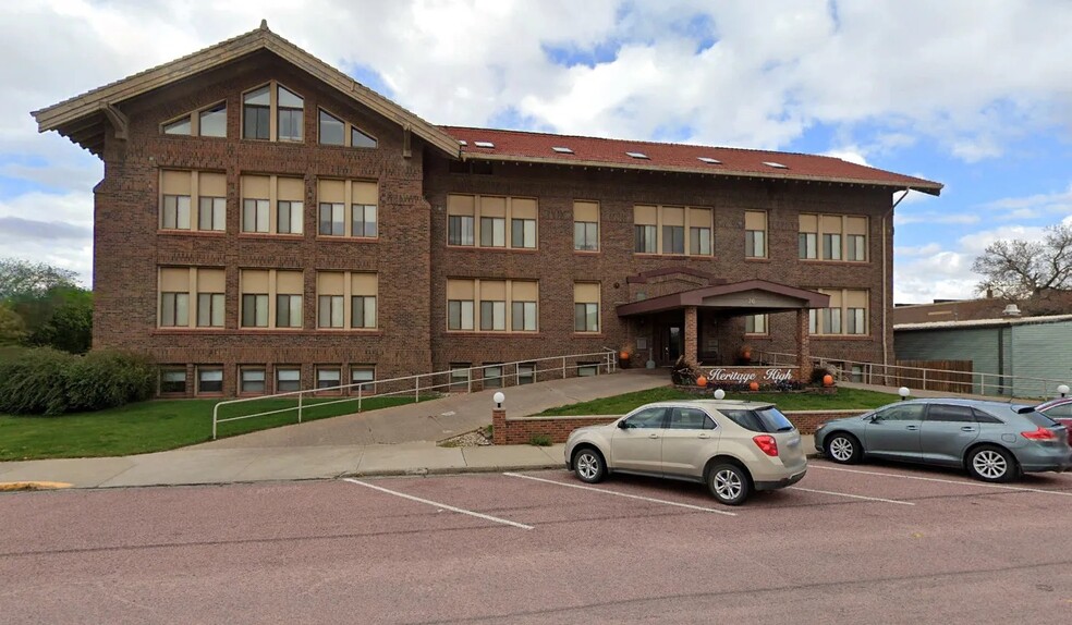 210 W Center St, Madison, SD à vendre - Photo principale – Image 1 sur 11