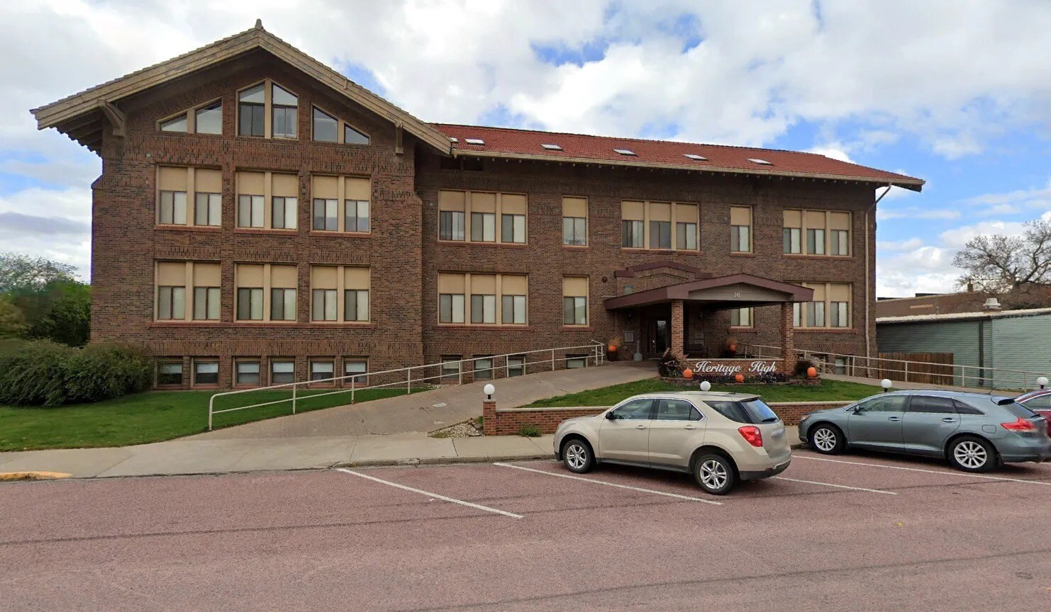 210 W Center St, Madison, SD à vendre Photo principale– Image 1 sur 12