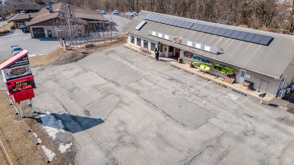 400 Interchange Rd, Lehighton, PA à vendre - Photo de l’immeuble – Image 2 sur 16