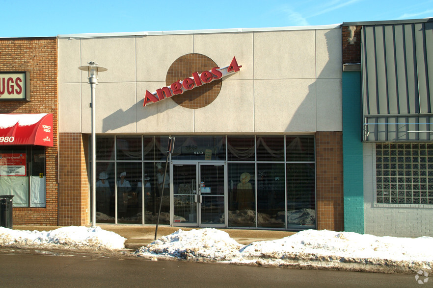 9430-9446 Joseph Campau St, Hamtramck, MI à louer - Photo de l’immeuble – Image 2 sur 4