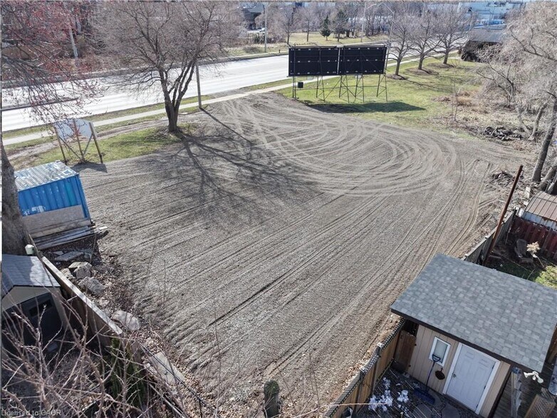 487 Burlington St E, Hamilton, ON à vendre - Photo principale – Image 2 sur 9