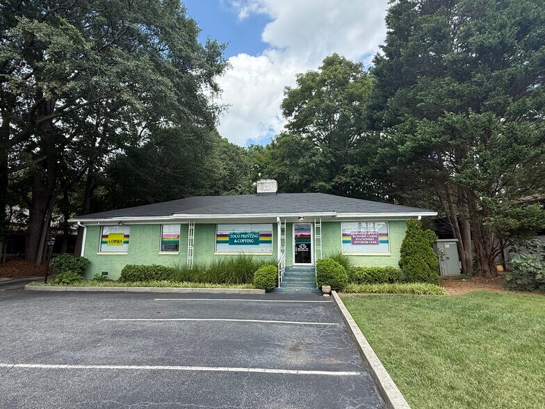 2960 N Druid Hills Rd NE, Atlanta, GA à louer - Photo de l’immeuble – Image 3 sur 3