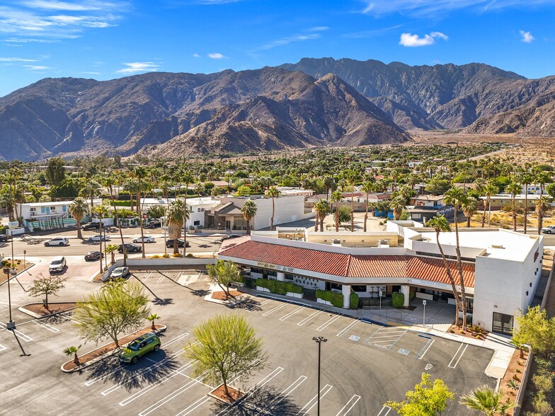2500-2520 N Palm Canyon Dr, Palm Springs, CA à louer - Photo de l’immeuble – Image 1 sur 4