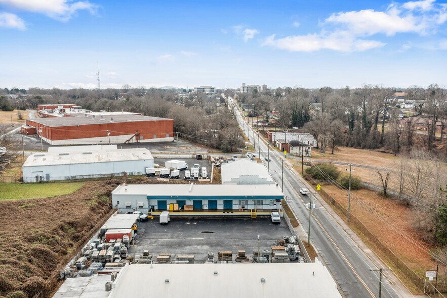 812 Dr Martin Luther King Jr Way, Gastonia, NC à vendre - Aérien – Image 2 sur 9